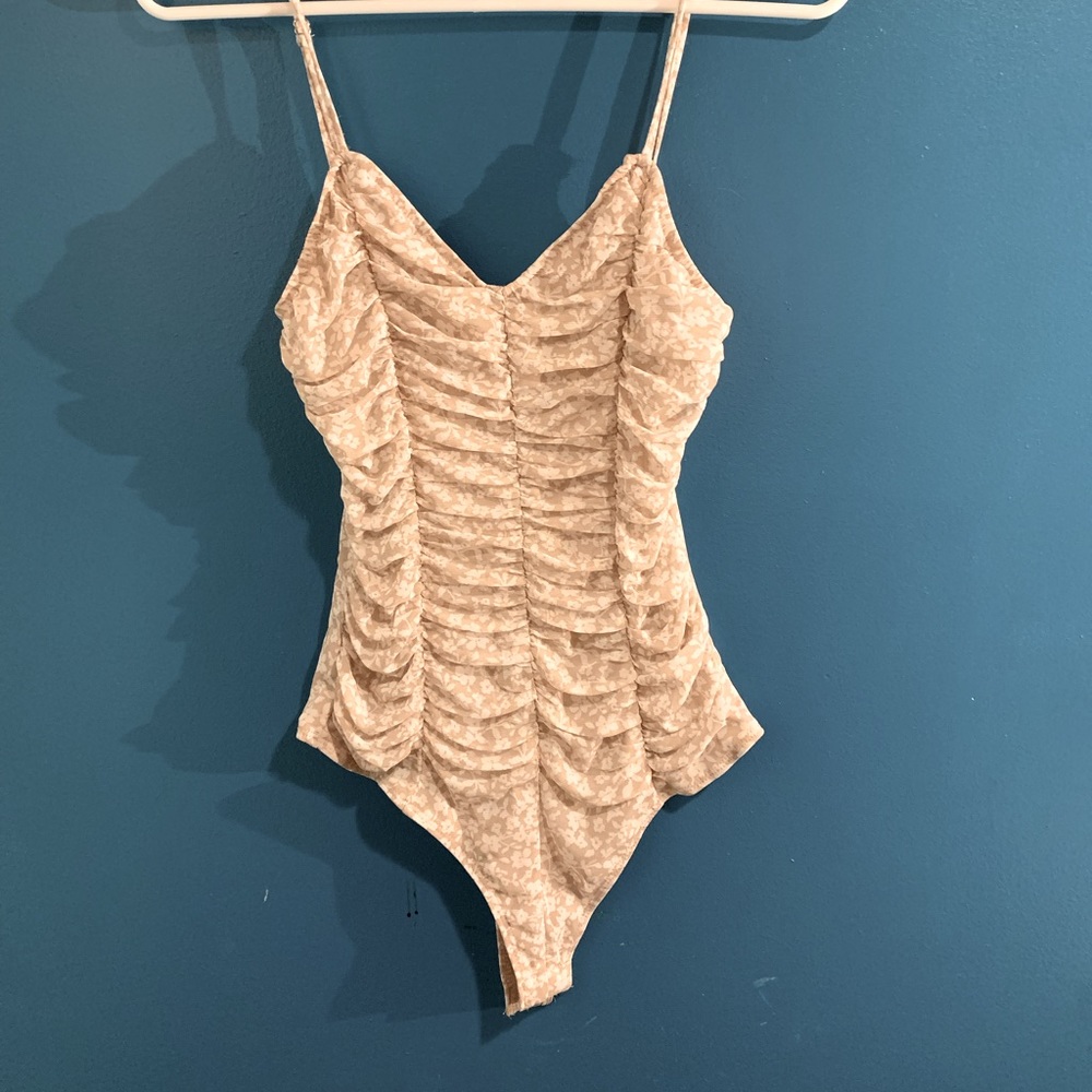 Lelis cream body suit